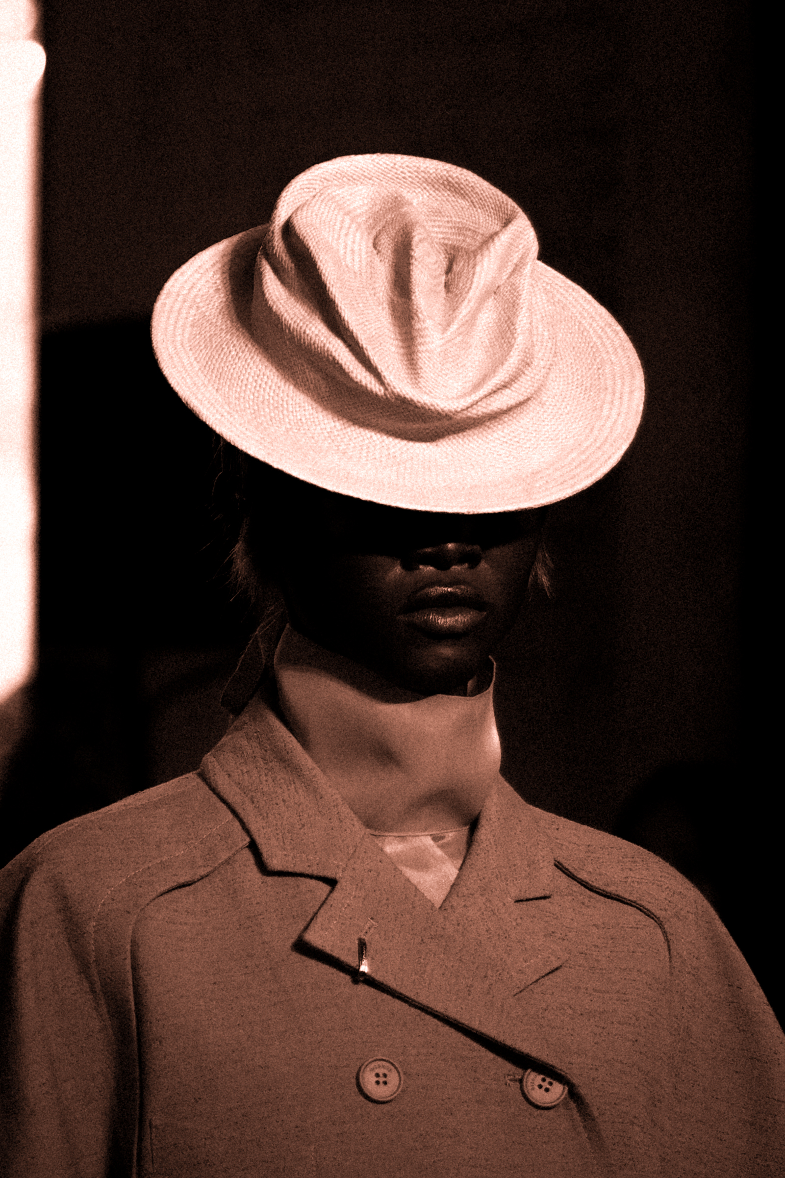 songzio-ss025-runway-56