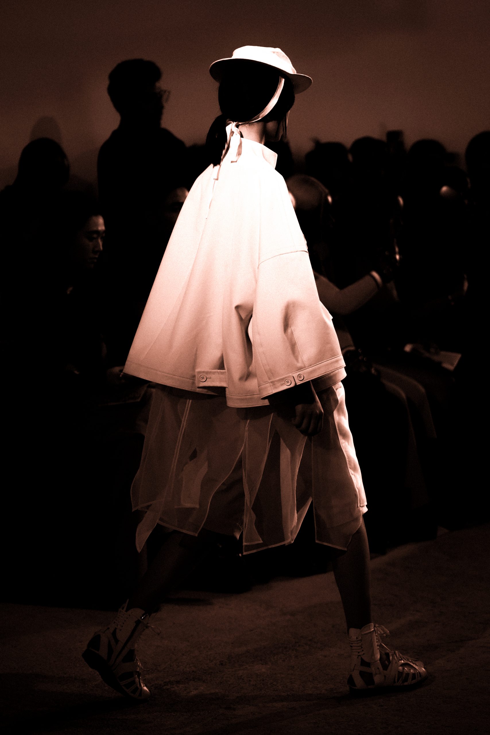 songzio-ss025-runway-64